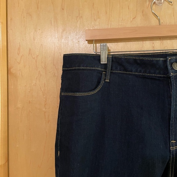 Women's Old Navy High Rise Straight Jeans - Short Length - Picture 4 of 7